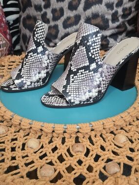 NIB ALDO Legossa Snake Mule Slides Chunky Sandal Heels in Black White 8